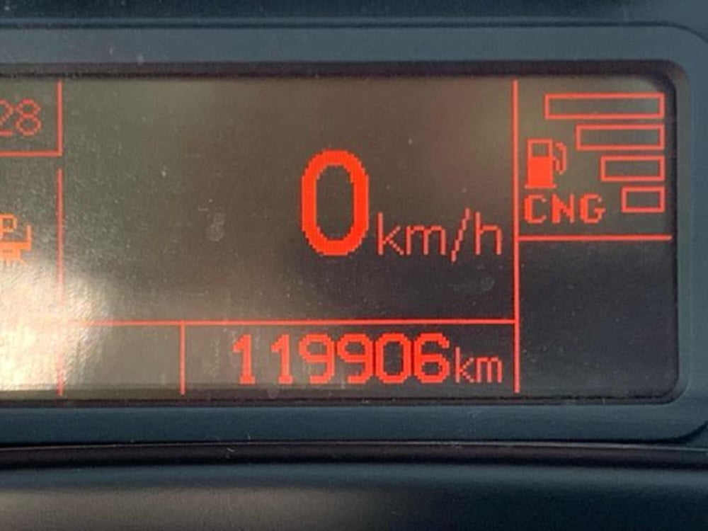 Fiat 500L usata a Lucca (13)
