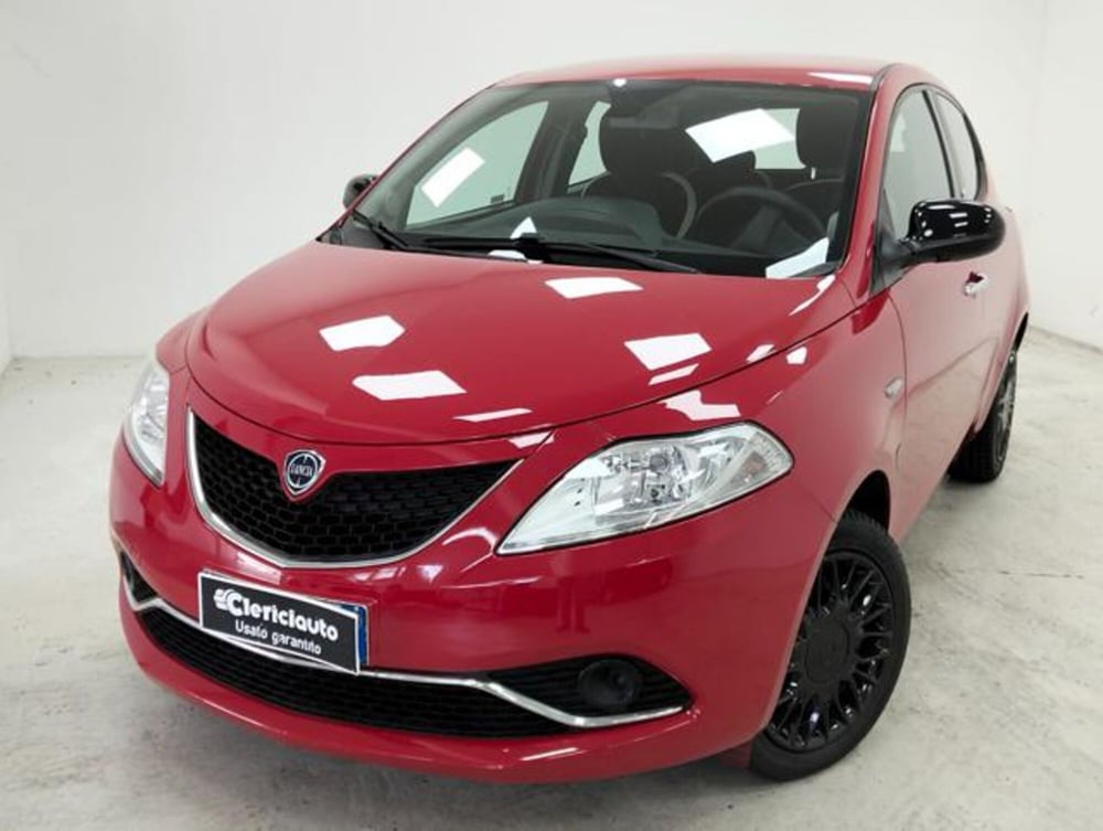 Lancia Ypsilon usata a Como