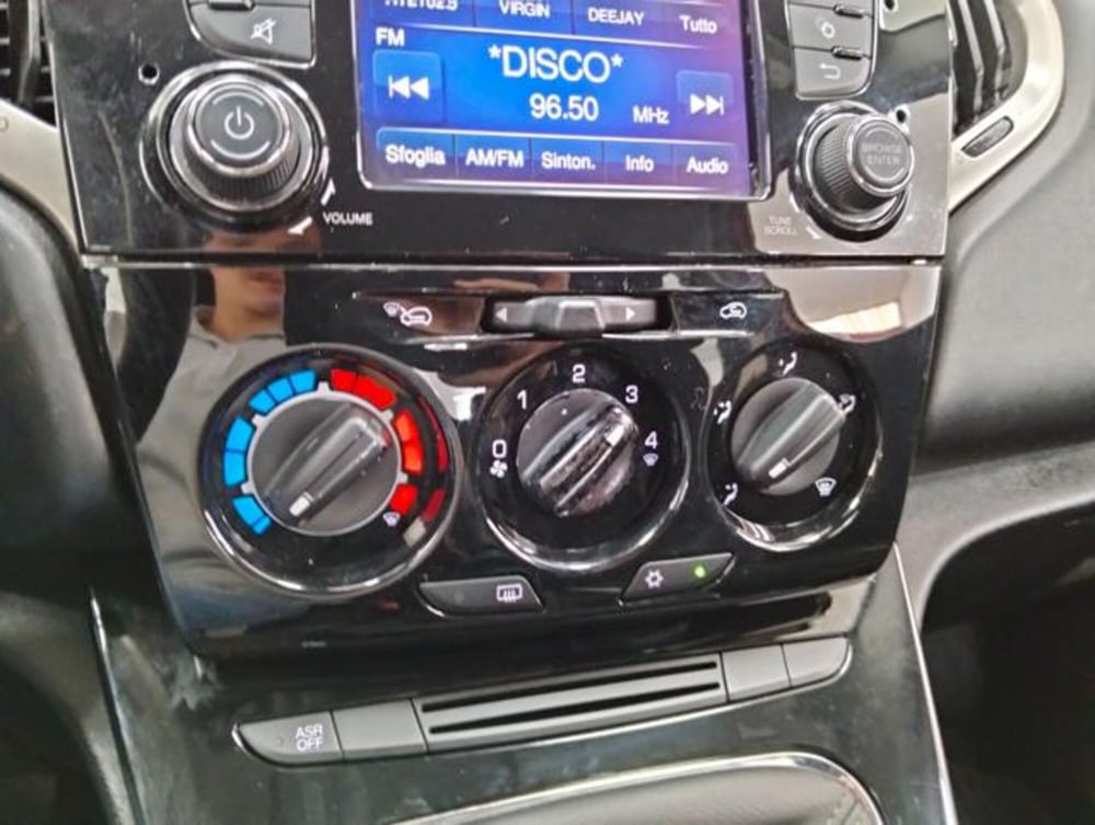 Lancia Ypsilon usata a Como (14)