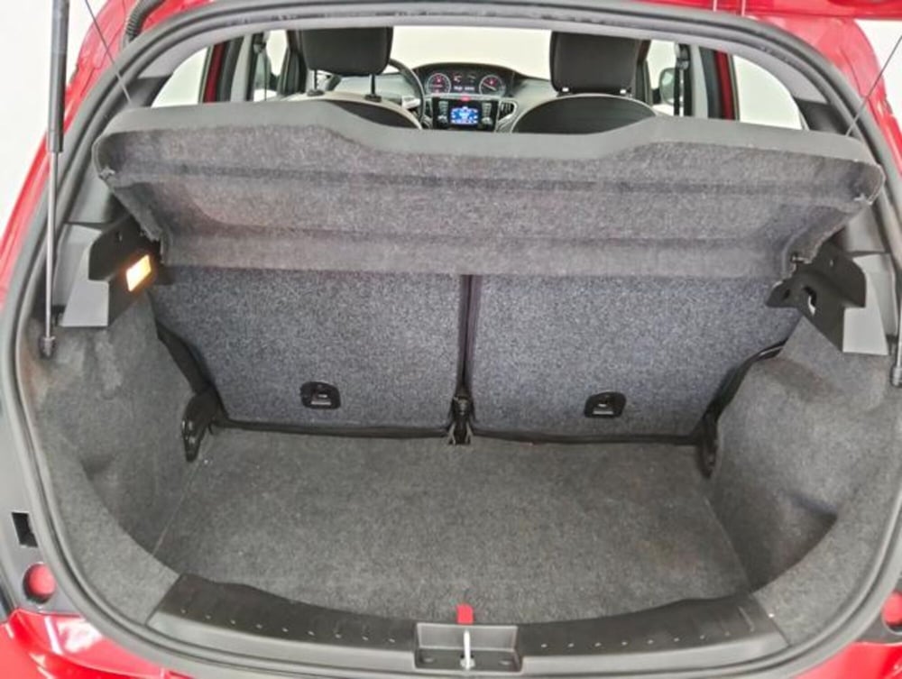 Lancia Ypsilon usata a Como (15)