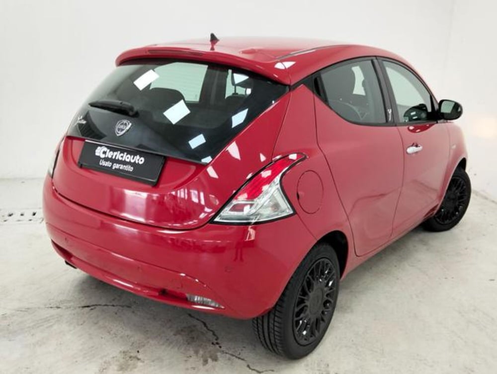 Lancia Ypsilon usata a Como (2)