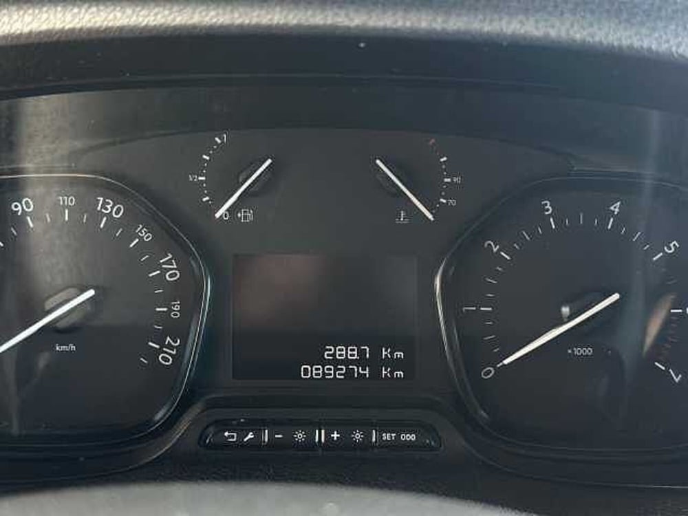 Opel Vivaro Furgone usata a Venezia (15)