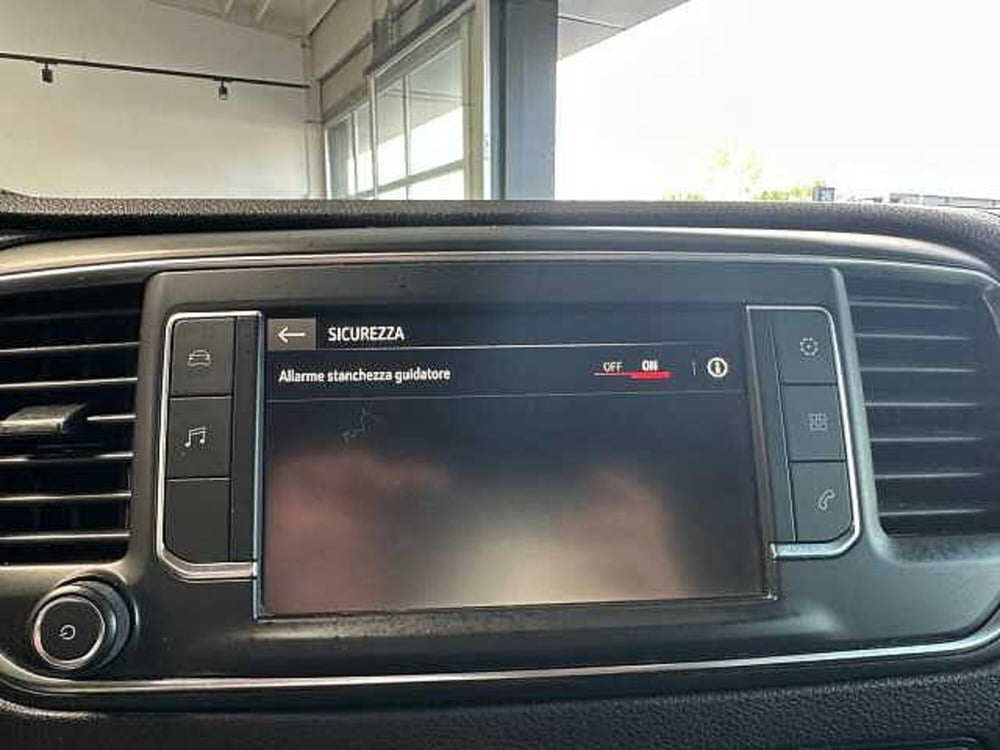 Opel Vivaro Furgone usata a Venezia (20)