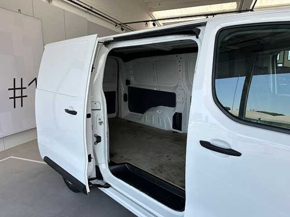 Opel Vivaro Furgone usata a Venezia (7)