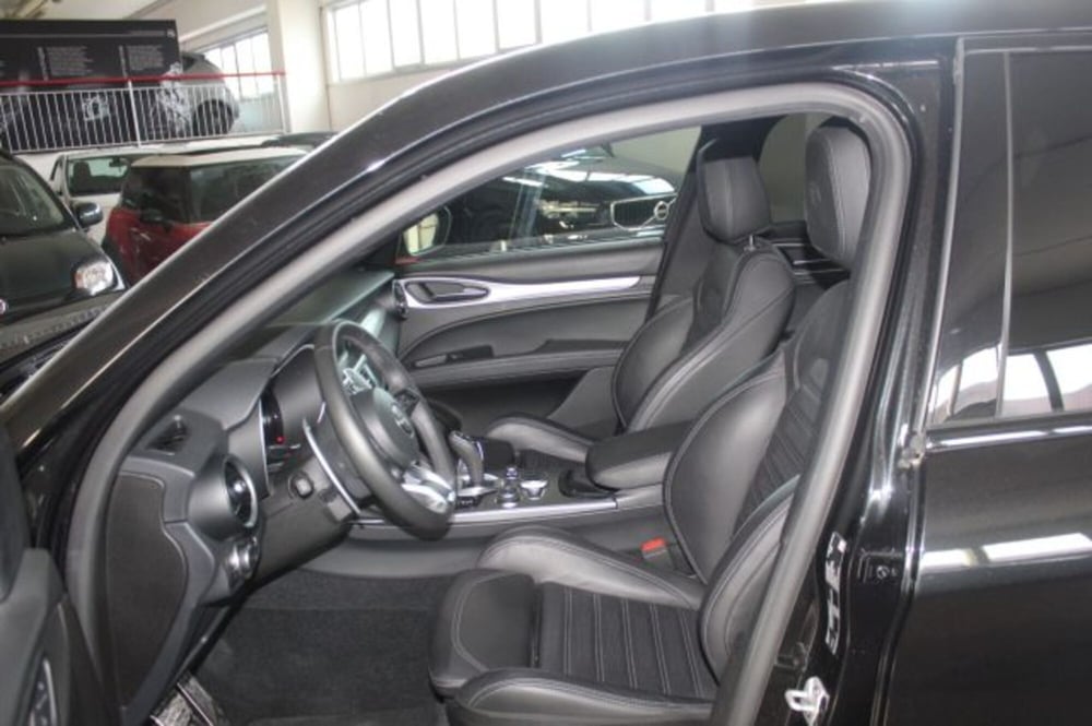 Alfa Romeo Stelvio usata a Terni (7)