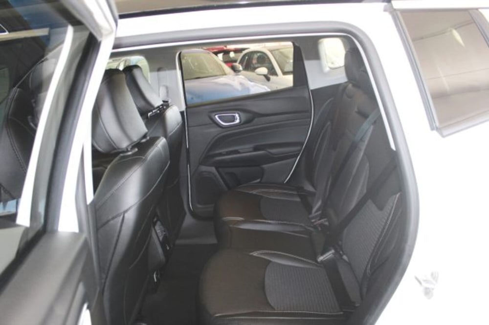 Jeep Compass nuova a Terni (9)