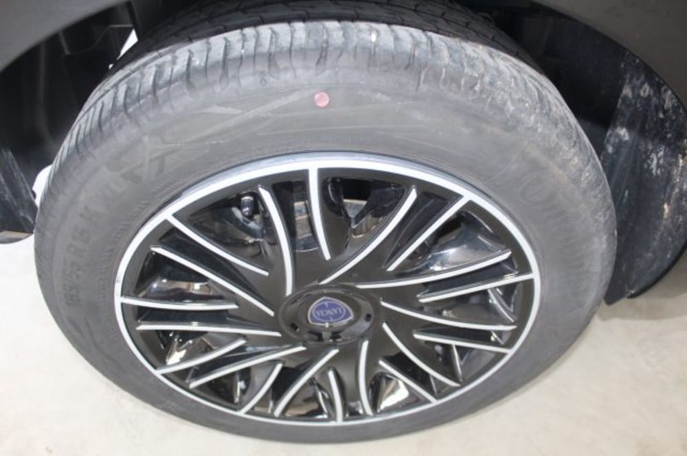 Lancia Ypsilon usata a Terni (15)