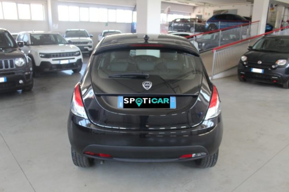 Lancia Ypsilon usata a Terni (5)