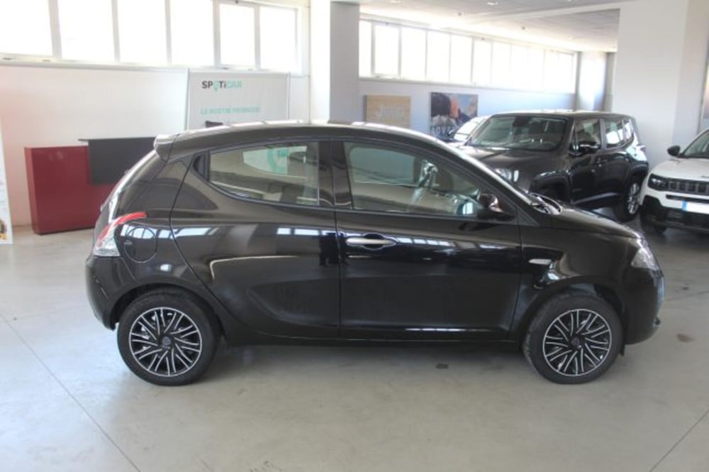 Lancia Ypsilon usata a Terni (6)