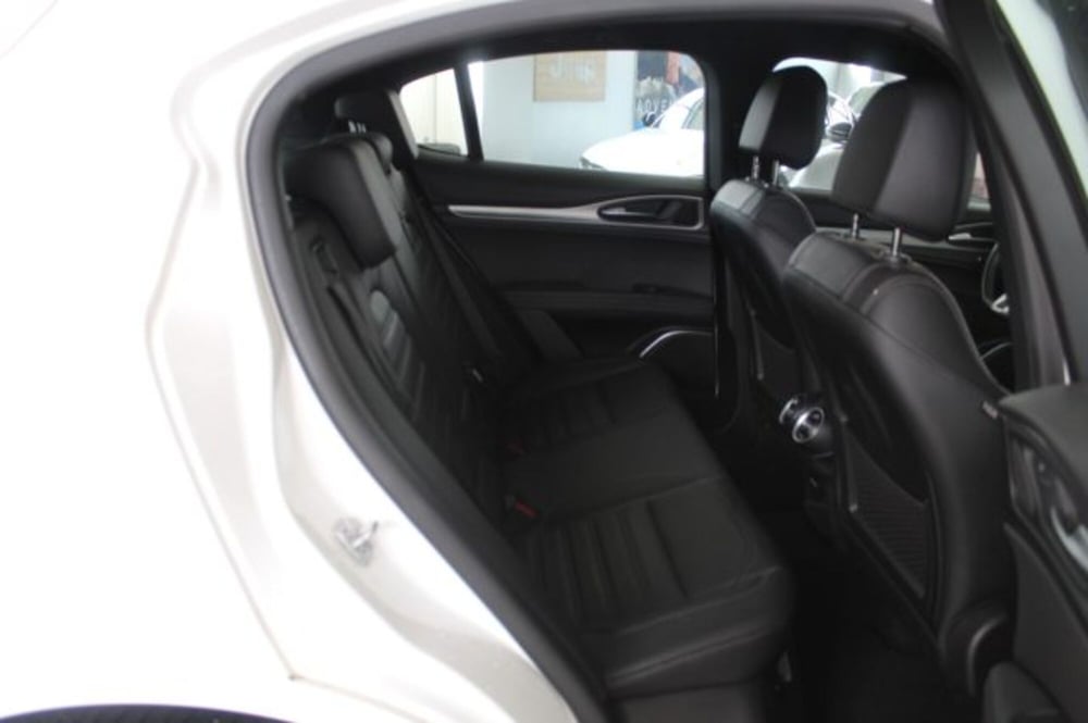 Alfa Romeo Stelvio usata a Terni (10)