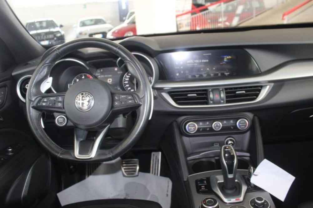 Alfa Romeo Stelvio usata a Terni (11)