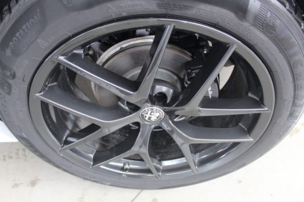 Alfa Romeo Stelvio usata a Terni (15)