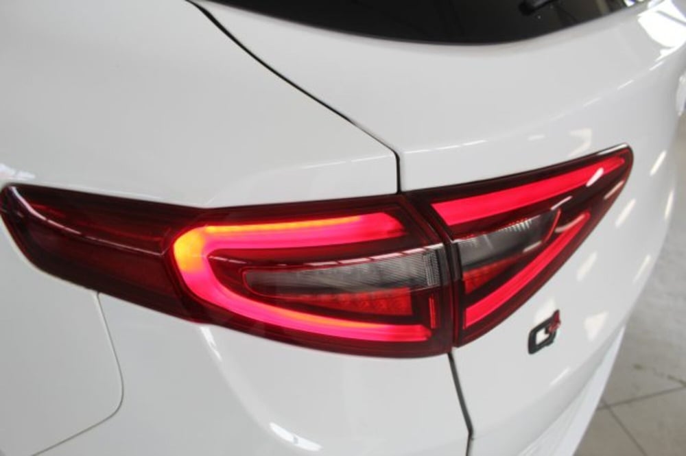 Alfa Romeo Stelvio usata a Terni (19)
