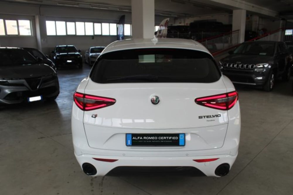 Alfa Romeo Stelvio usata a Terni (5)