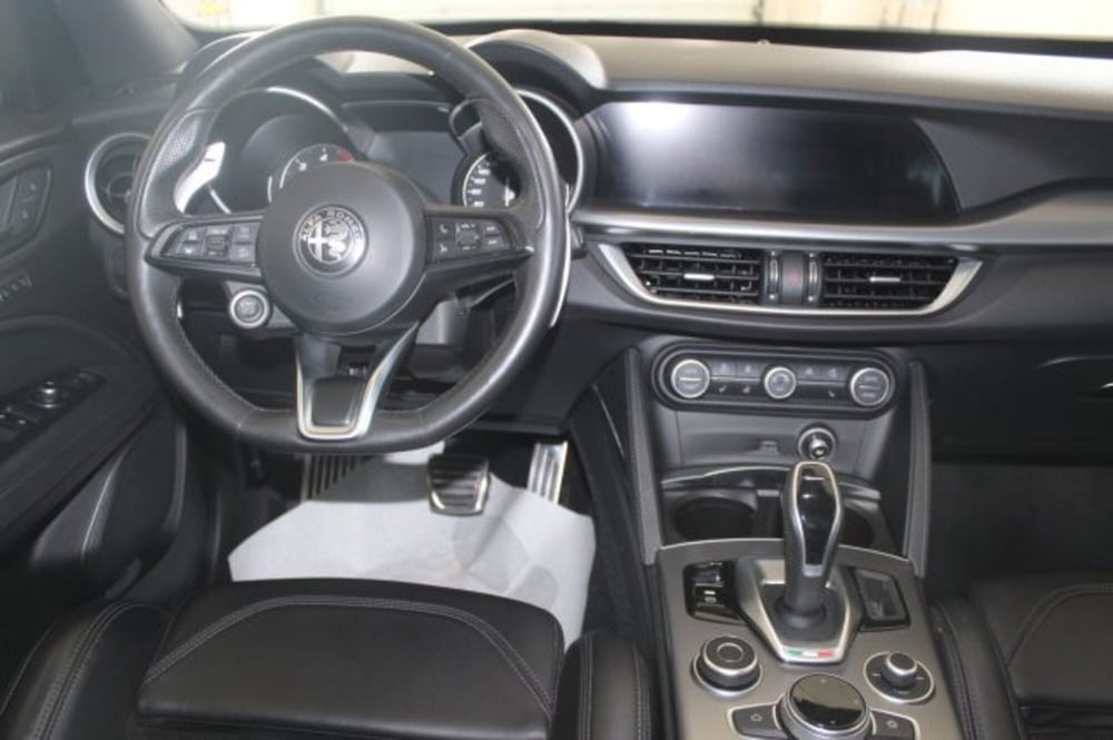 Alfa Romeo Stelvio usata a Terni (11)