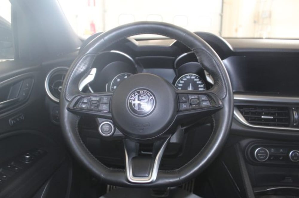 Alfa Romeo Stelvio usata a Terni (12)