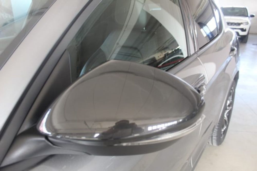 Alfa Romeo Stelvio usata a Terni (19)