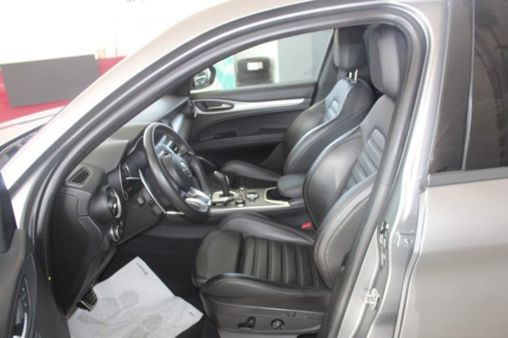 Alfa Romeo Stelvio usata a Terni (7)