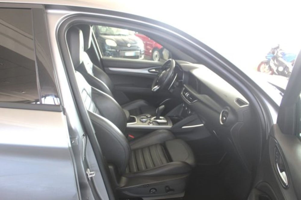 Alfa Romeo Stelvio usata a Terni (8)