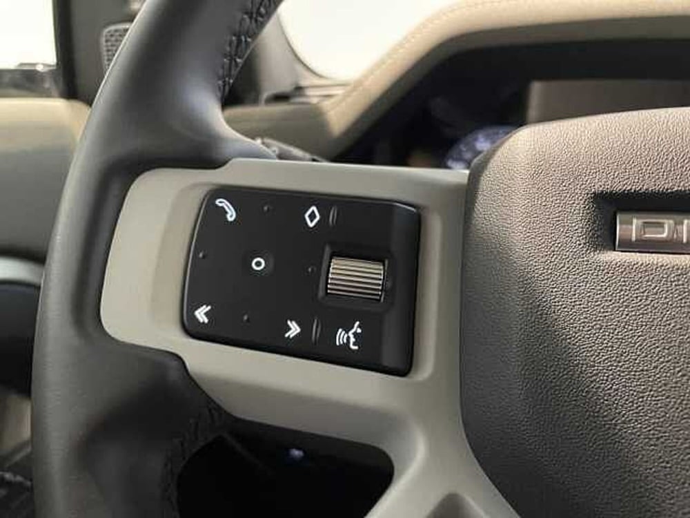 Land Rover Defender usata a Ravenna (17)
