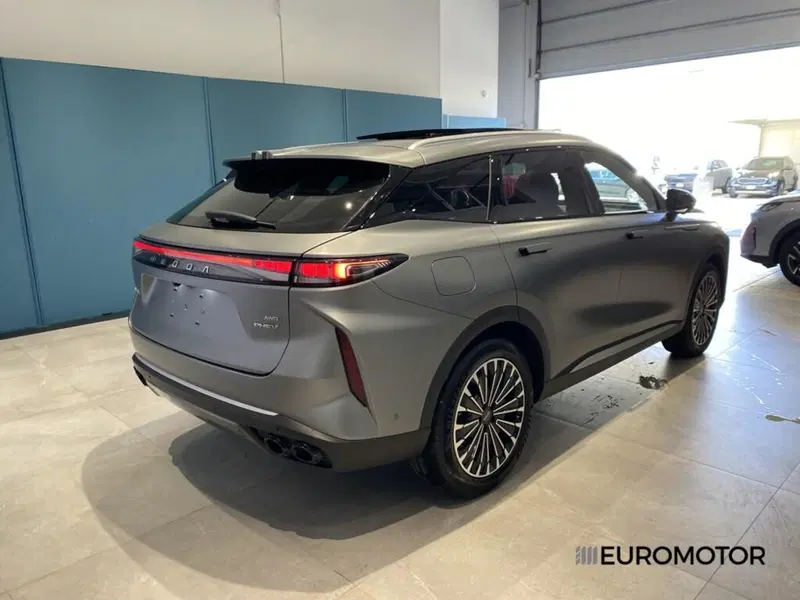 Omoda Omoda 9 SHS-P nuova a Bari (8)