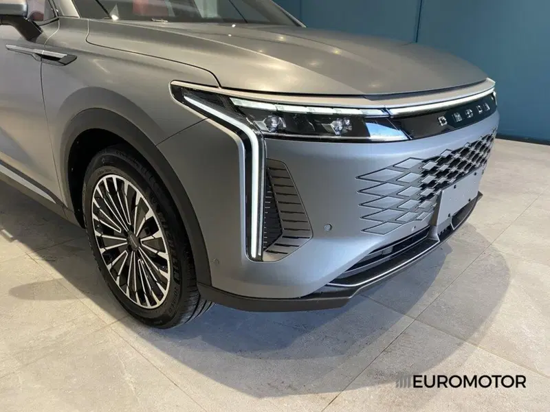 Omoda Omoda 9 SHS-P nuova a Bari (4)