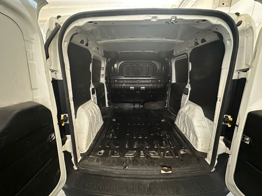 Fiat Doblò Furgone usata a Milano (11)
