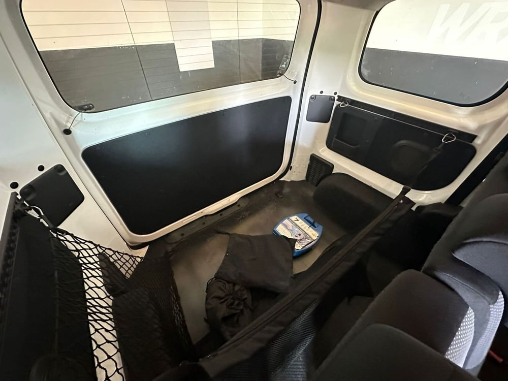 Nissan e-NV200 Evalia usata a Milano (14)