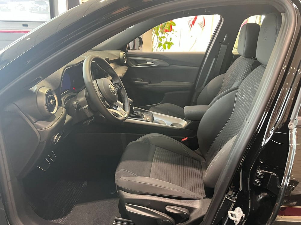 Alfa Romeo Tonale nuova a Milano (11)