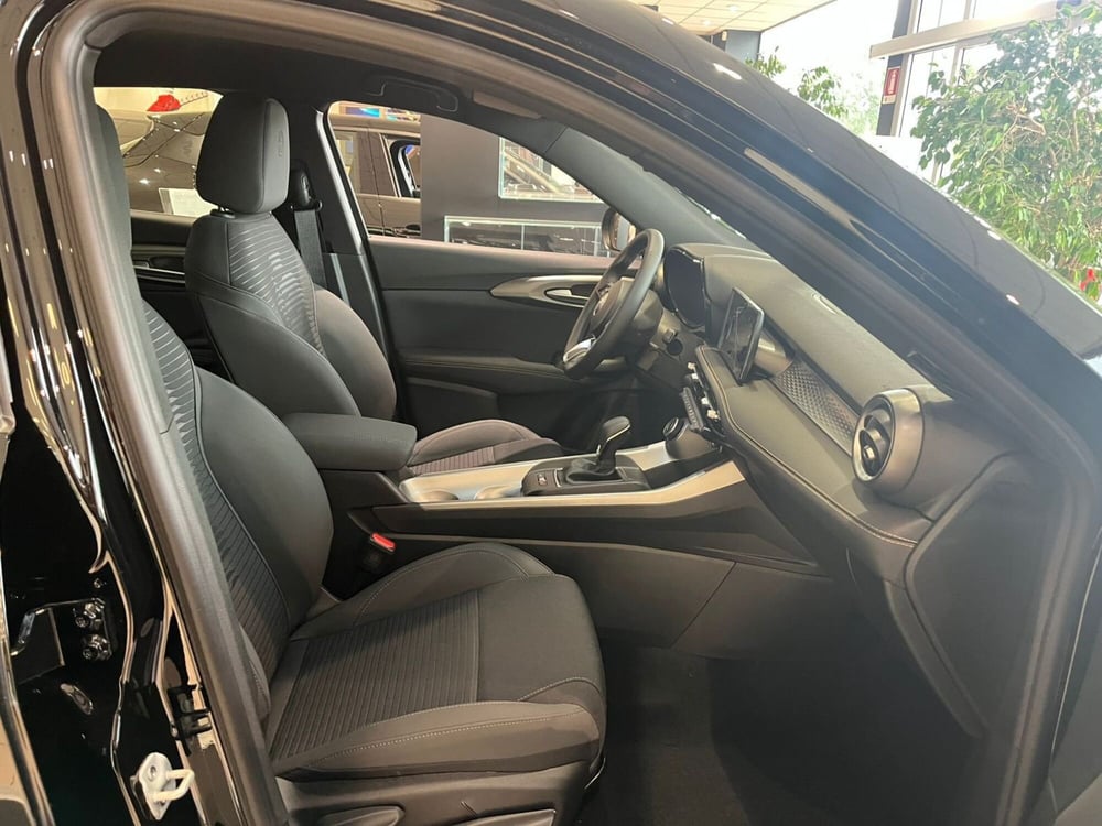 Alfa Romeo Tonale nuova a Milano (12)