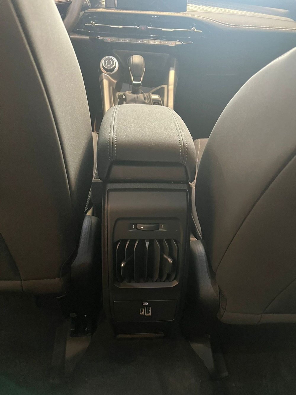 Alfa Romeo Tonale nuova a Milano (15)