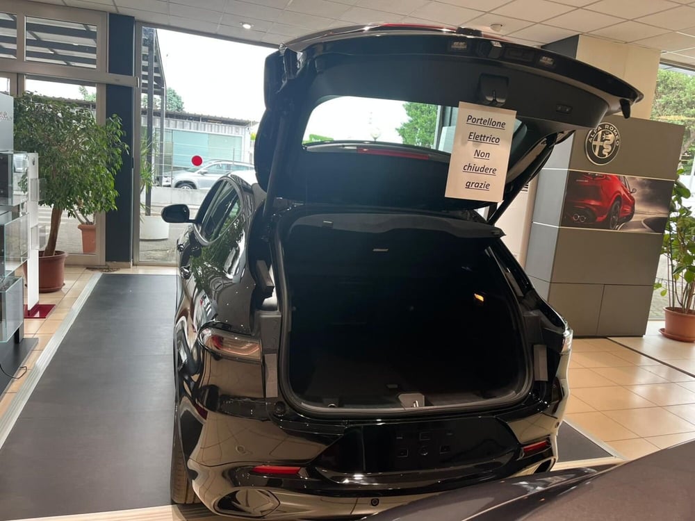 Alfa Romeo Tonale nuova a Milano (8)