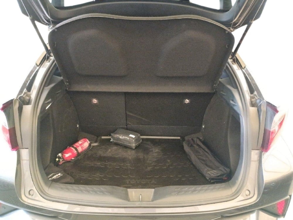 Toyota Toyota C-HR usata a Milano (12)
