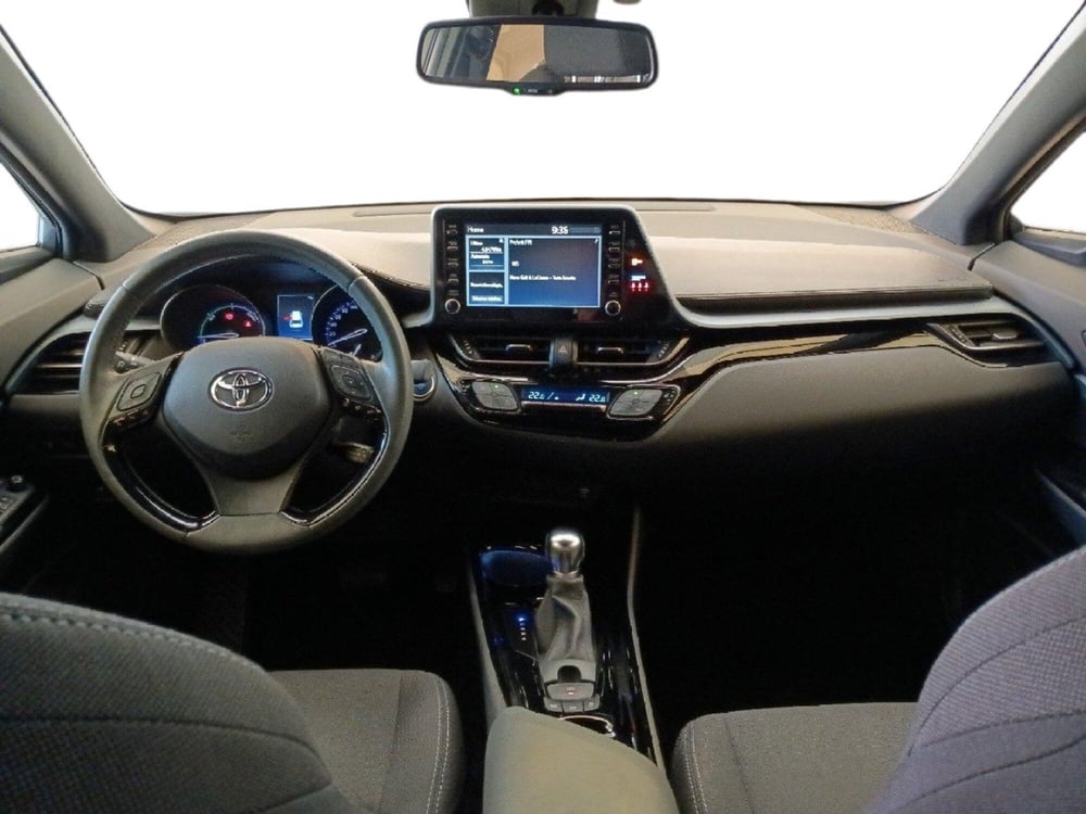 Toyota Toyota C-HR usata a Milano (9)