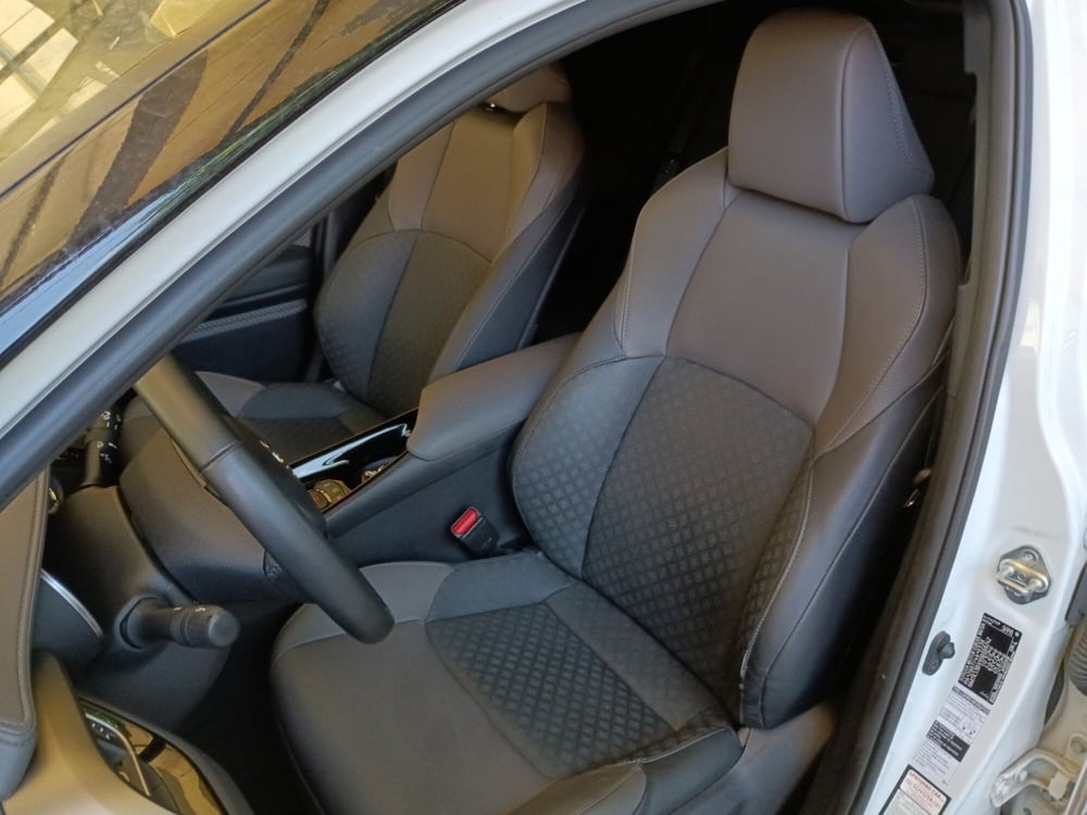 Toyota Toyota C-HR usata a Milano (11)