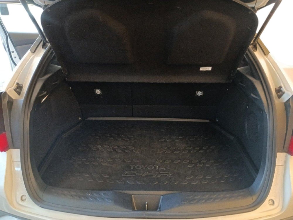 Toyota Toyota C-HR usata a Milano (12)