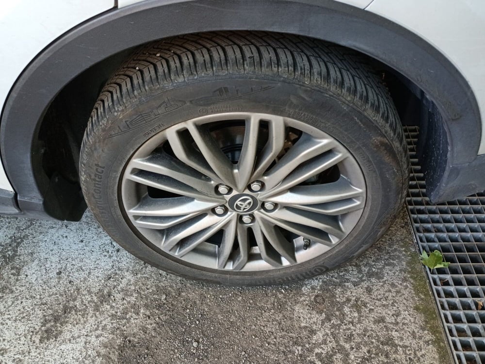 Toyota Toyota C-HR usata a Milano (14)
