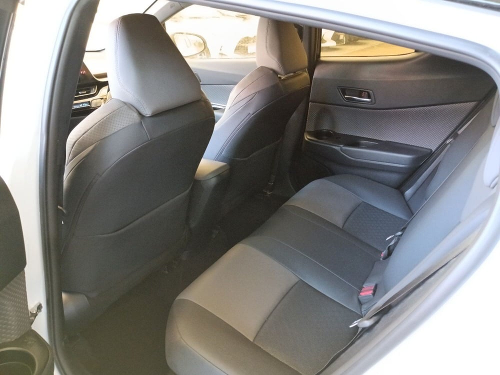 Toyota Toyota C-HR usata a Milano (16)