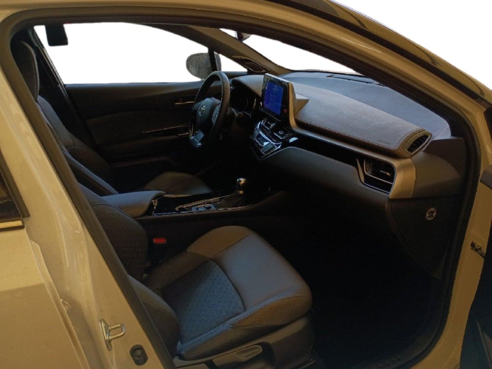 Toyota Toyota C-HR usata a Milano (6)
