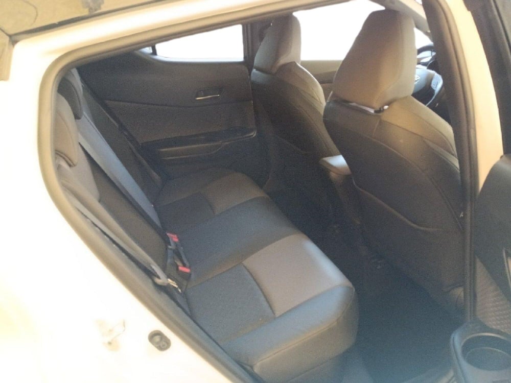 Toyota Toyota C-HR usata a Milano (8)