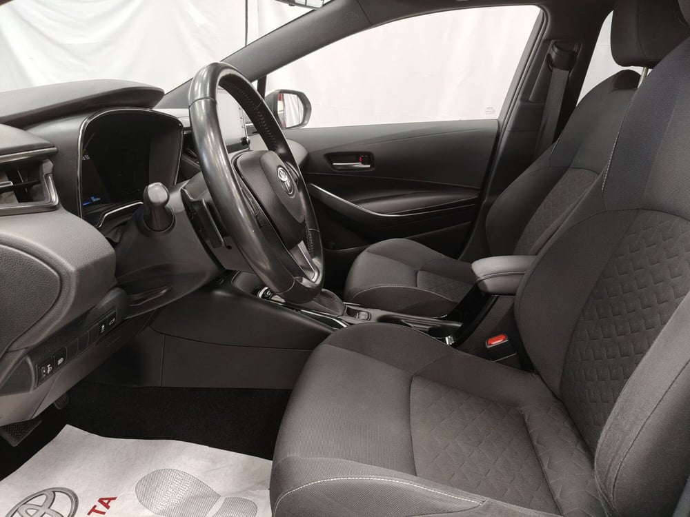 Toyota Corolla Touring Sports usata a Roma (14)