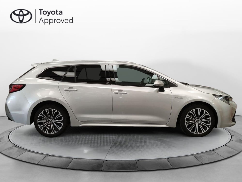 Toyota Corolla Touring Sports usata a Roma (17)
