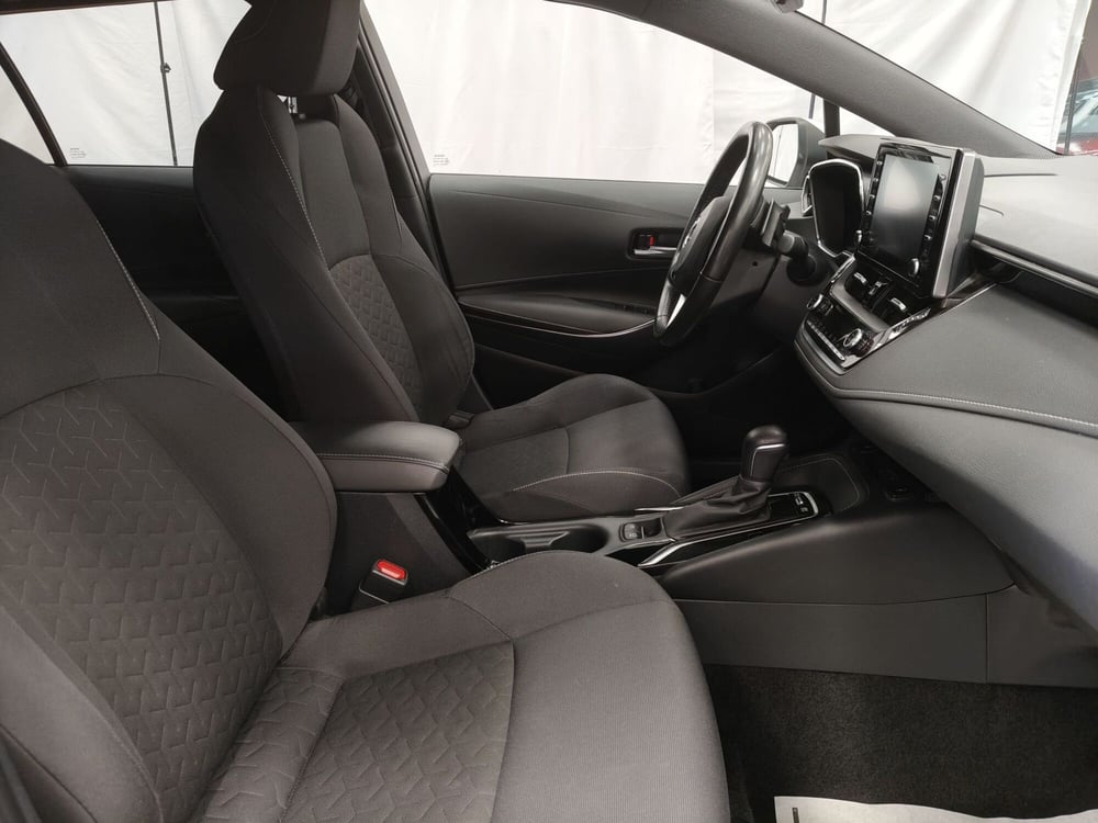Toyota Corolla Touring Sports usata a Roma (6)