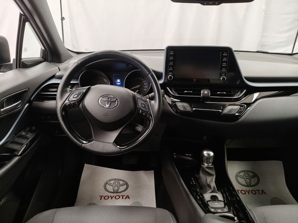 Toyota Toyota C-HR usata a Roma (10)