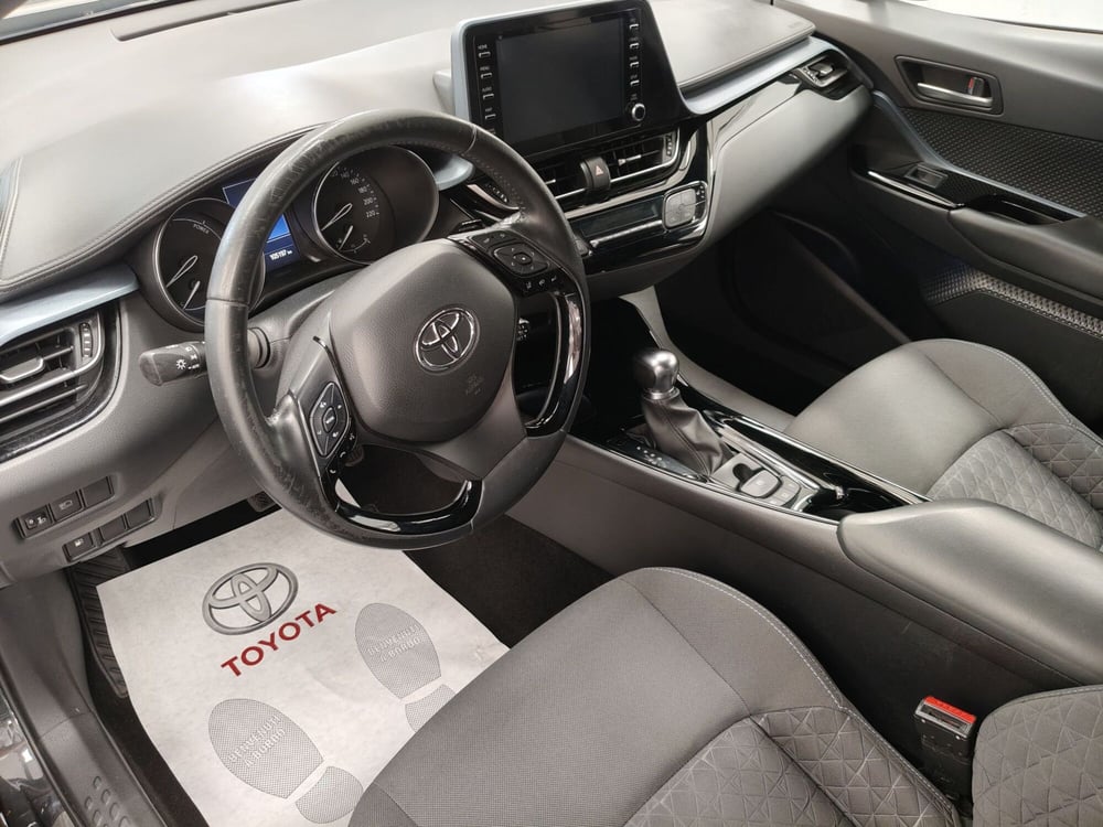 Toyota Toyota C-HR usata a Roma (12)