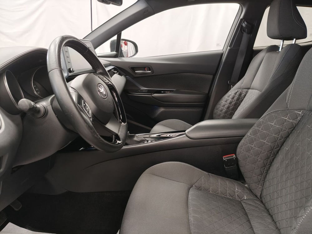Toyota Toyota C-HR usata a Roma (14)