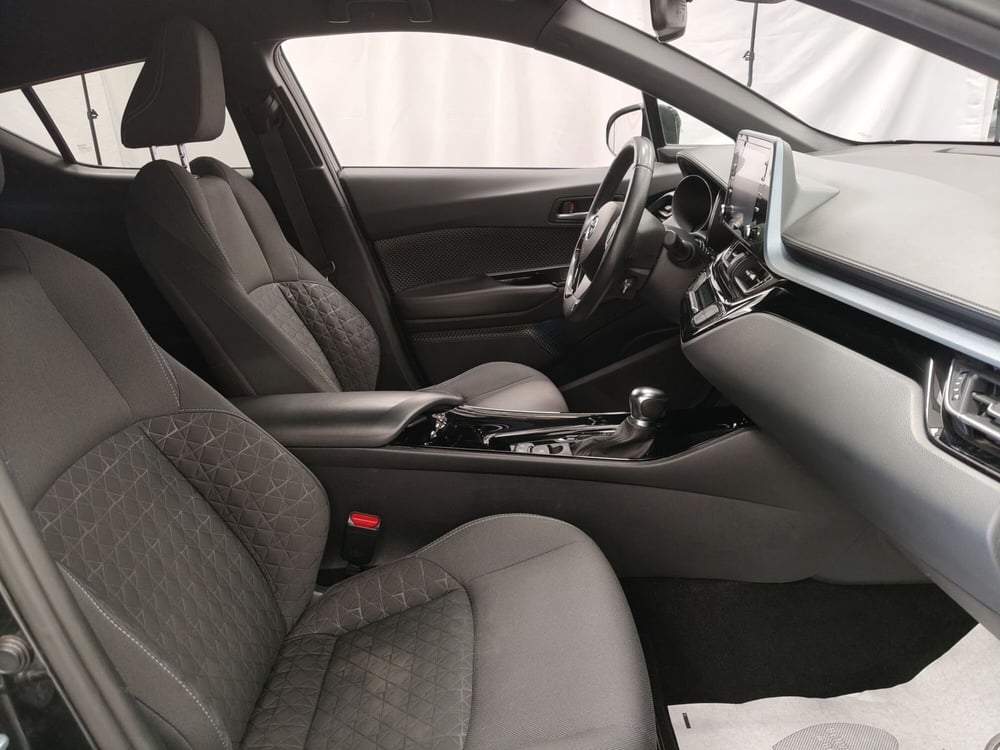 Toyota Toyota C-HR usata a Roma (6)