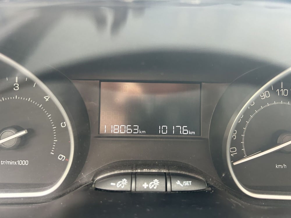 Peugeot 208 usata a La Spezia (12)