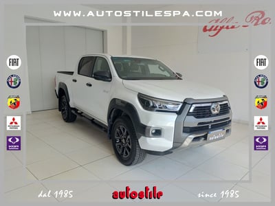 Toyota Hilux 2.D-4D A/T 4WD porte Double Cab Invincible del 2024 usata a Scandiano