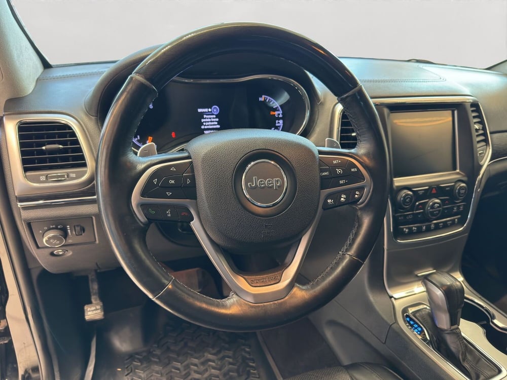 Jeep Grand Cherokee usata a Latina (15)